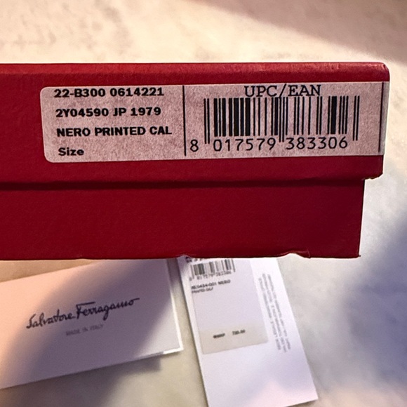 ✨ Salvatore Ferragamo Black Wallet ✨ Brand New | Never Used | All Tags - Picture 5 of 13